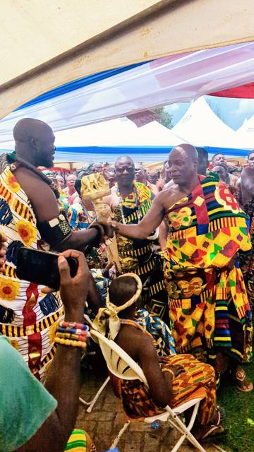 Togbe Edzeani V exchanges greetings with Togbe Afede XIV, Agbogbomefia of the Asogli Traditional Area.